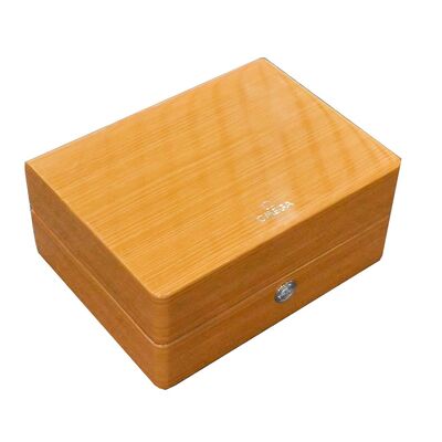 Custom-made Wooden Desktop Watch Storage Gift Box with Hinged Lid and Lock for Men