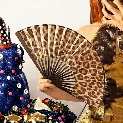 2024 New Arrival Premium 23cm Bamboo Hand Fan Folk Art Carved Flower Design Portable Sanyata for April Fool's Day